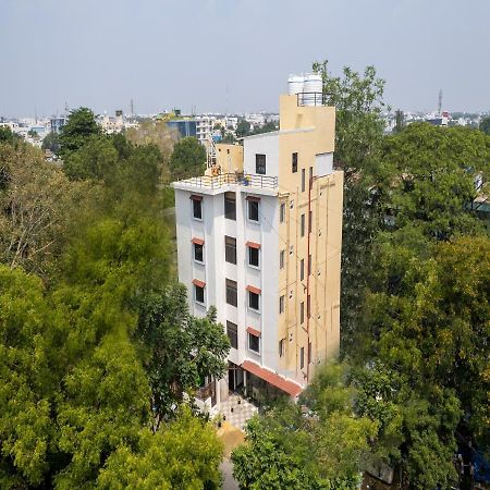 Hotel Vinayaga 蒂鲁布尔 外观 照片