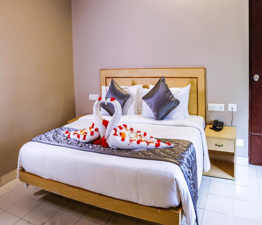 Hotel Vinayaga 蒂鲁布尔 外观 照片