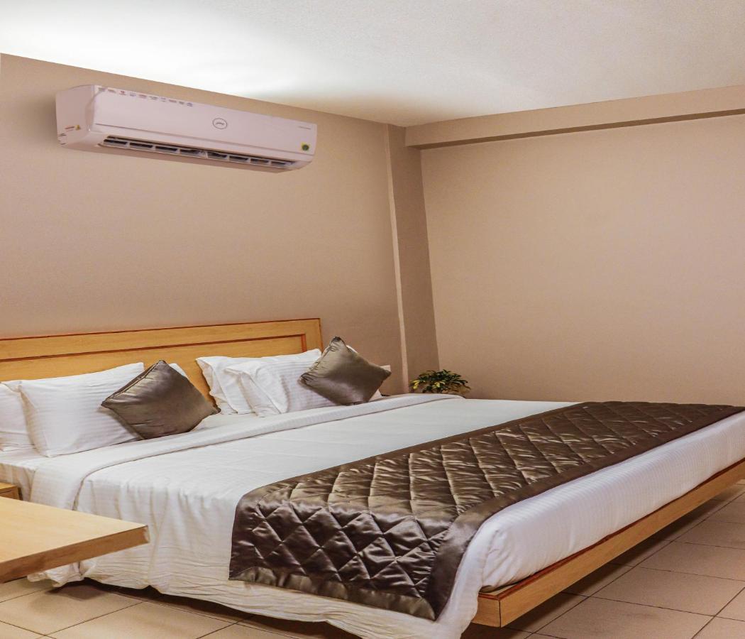 Hotel Vinayaga 蒂鲁布尔 外观 照片