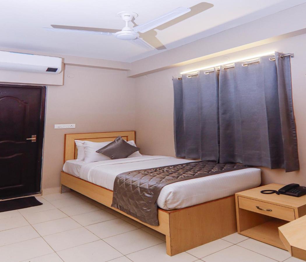 Hotel Vinayaga 蒂鲁布尔 外观 照片